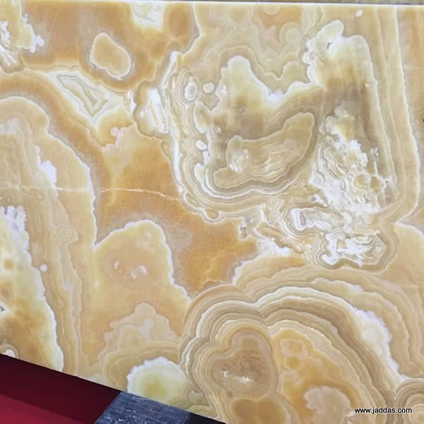 Yellow fragrant onyx